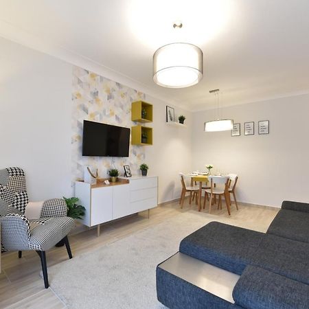 Kiralykut 2 Apartman - Ingyen Parkolas, Bicajok, Ac Székesfehérvár 外观 照片