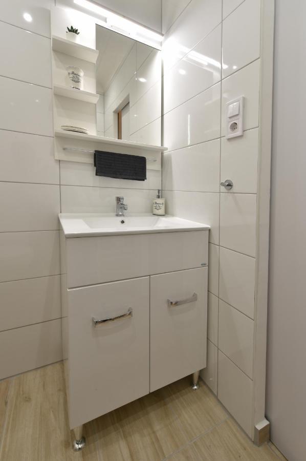 Kiralykut 2 Apartman - Ingyen Parkolas, Bicajok, Ac Székesfehérvár 外观 照片