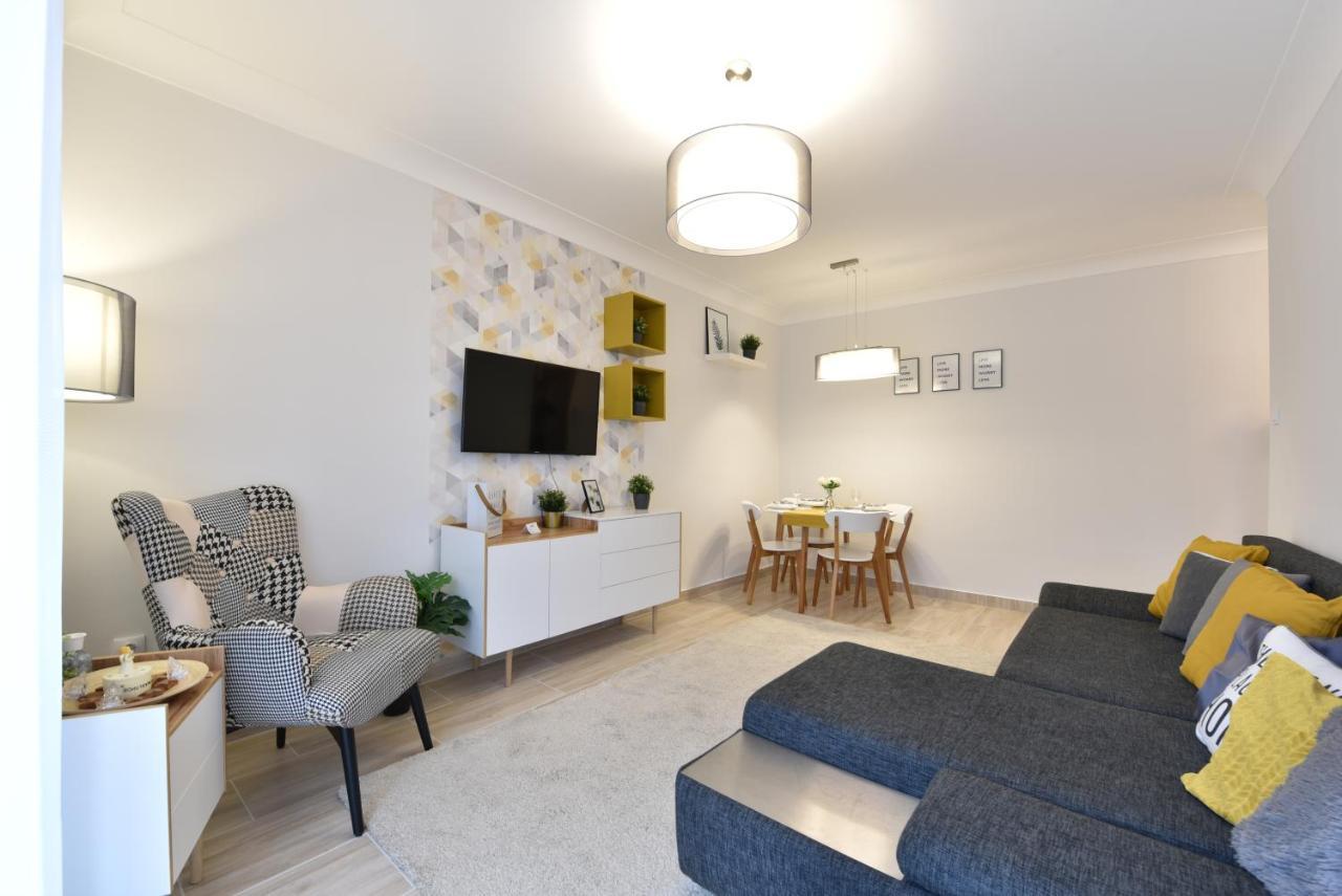 Kiralykut 2 Apartman - Ingyen Parkolas, Bicajok, Ac Székesfehérvár 外观 照片