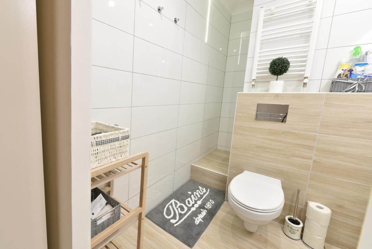 Kiralykut 2 Apartman - Ingyen Parkolas, Bicajok, Ac Székesfehérvár 外观 照片